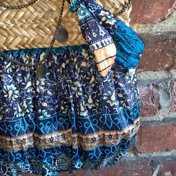 Awesomely laid back summertime small tote/bag - Picture 3 of 8